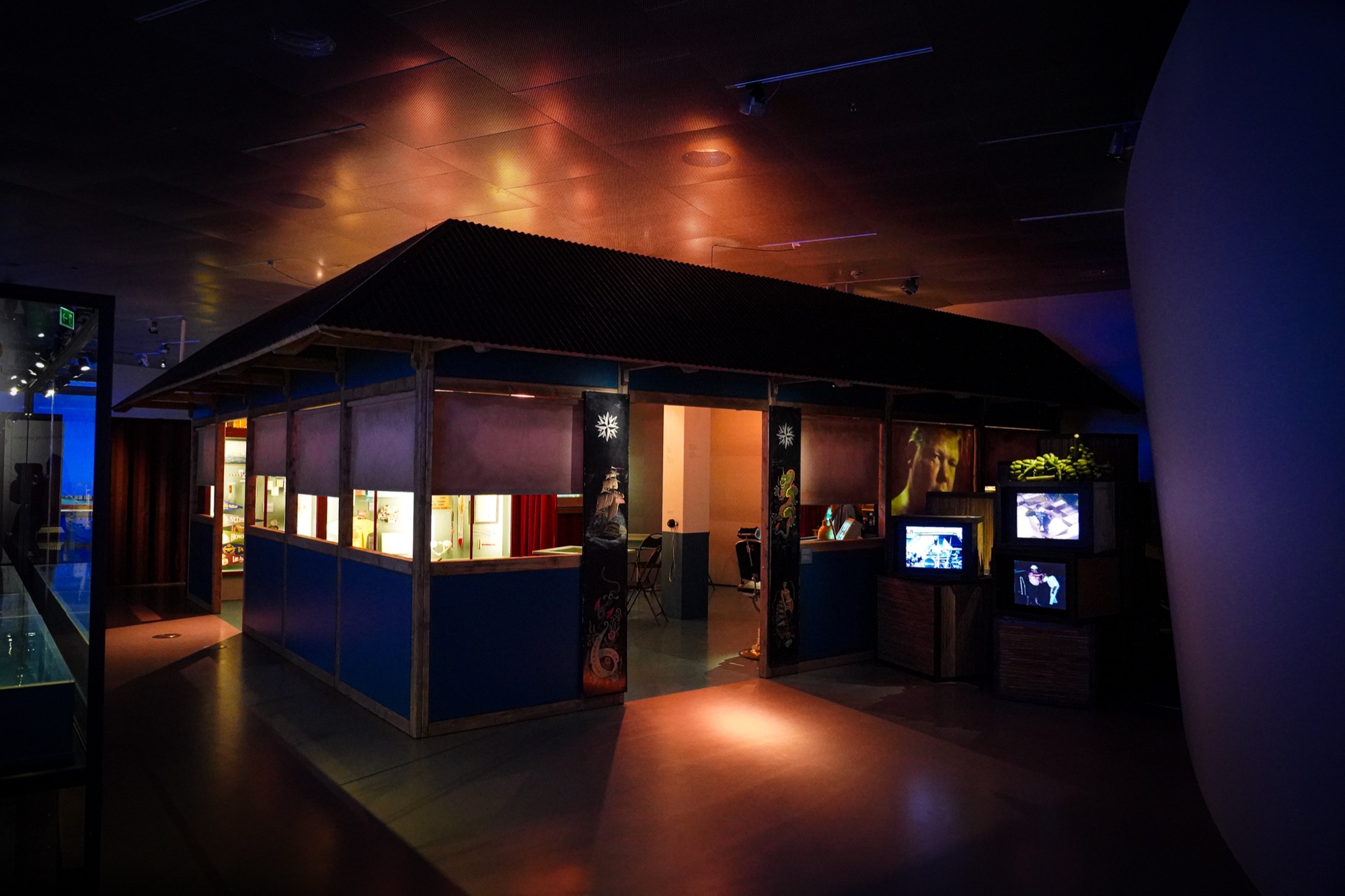 Søfarer — reconstructed harbour kiosk in the exhibition