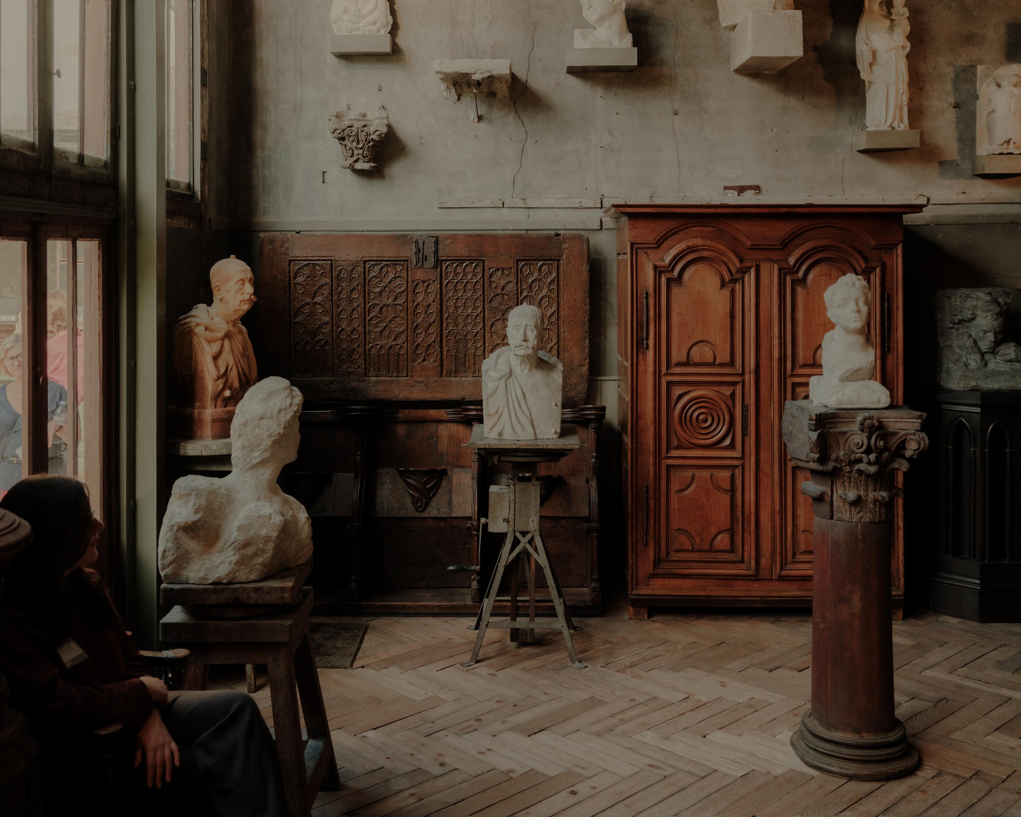 KINN Studio — atelier with sculptures and antique furniture